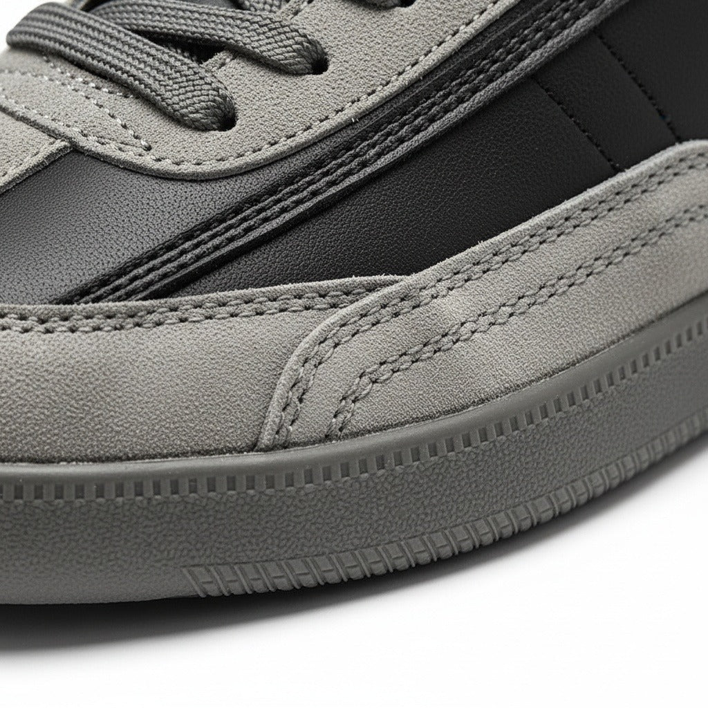 Black Court Sneakers Men - Black - Texture Close Up