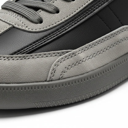 Black Court Sneakers Men - Black - Texture Close Up