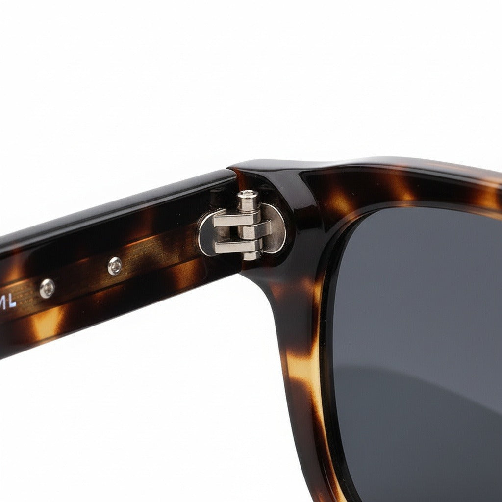 Gatsby Sunglasses - Tortoise - Texture Close Up