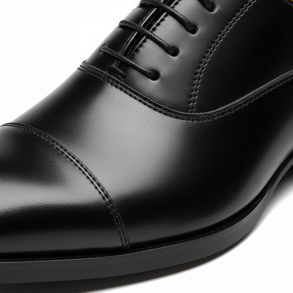 Oxford Shoes Men - Black - Texture Close Up