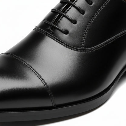 Oxford Shoes Men - Black - Texture Close Up
