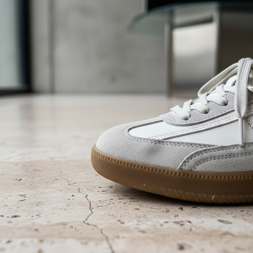 White Court Sneakers Men - White - Back View